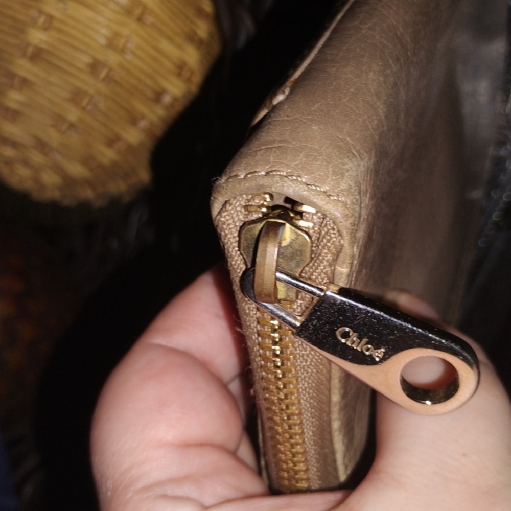 Chloe Leather Bow Wallet - Picture 6 of 10